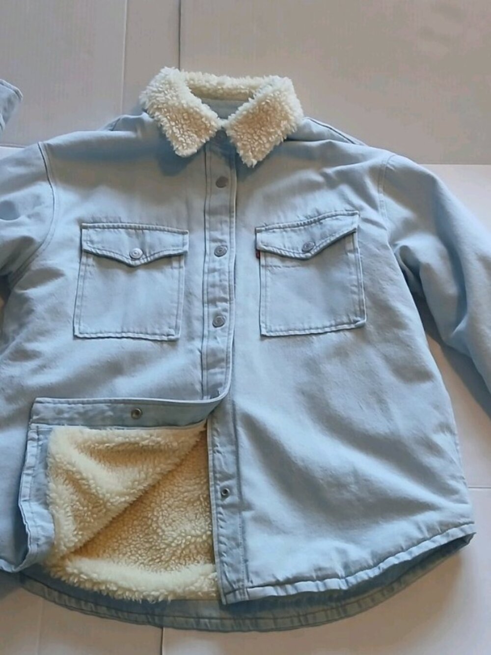 NWT Levi Strauss Women's Fleece Lined Denim Jacket Relaxed Fit Light Blue Size M